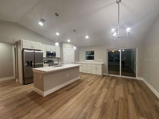 1884 W QUAKER LANE, Citrus Springs, FL 34434