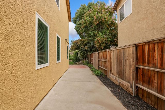 6409 Brook Hollow Cir, Stockton, CA 95219