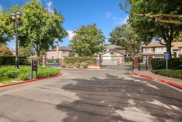 6409 Brook Hollow Cir, Stockton, CA 95219