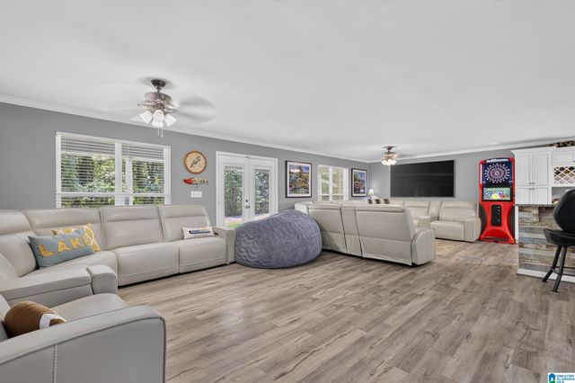 518 COVES POINT DRIVE, Riverside, AL 35135