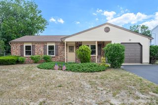 5 Evergreen Place, Howell, NJ 07731