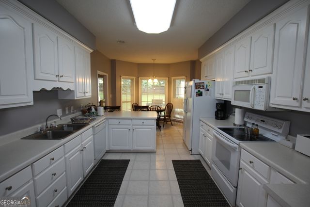 206 Long Leaf Trail, Byron, GA 31008