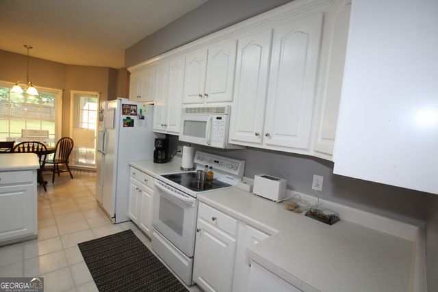 206 Long Leaf Trail, Byron, GA 31008