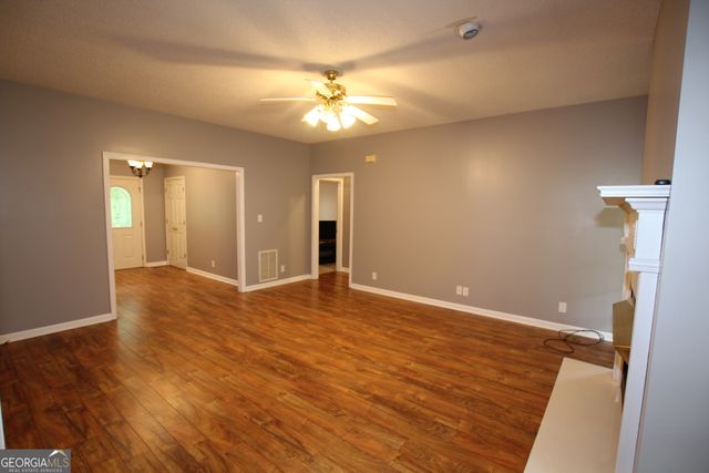 206 Long Leaf Trail, Byron, GA 31008