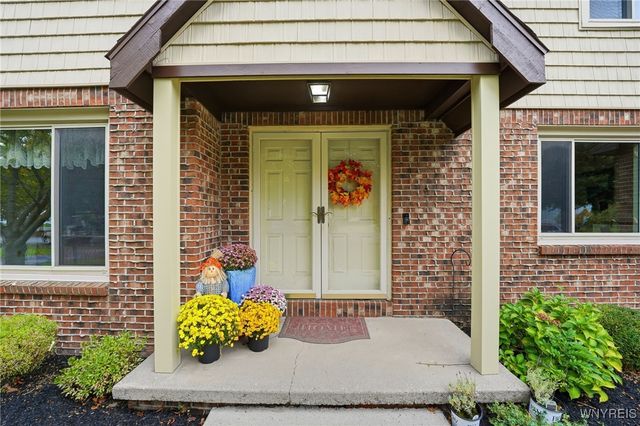 27 Bywater Court, Amherst, NY 14221