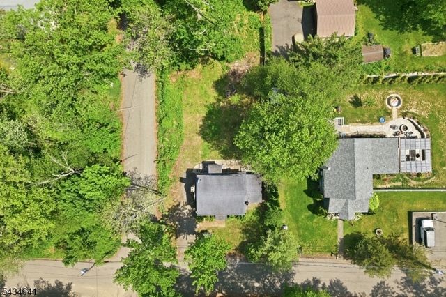 71 Center St, West Milford Twp., NJ 07480