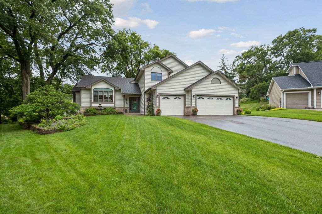 13480 Georgia Court, Apple Valley, MN 55124 — photo 2
