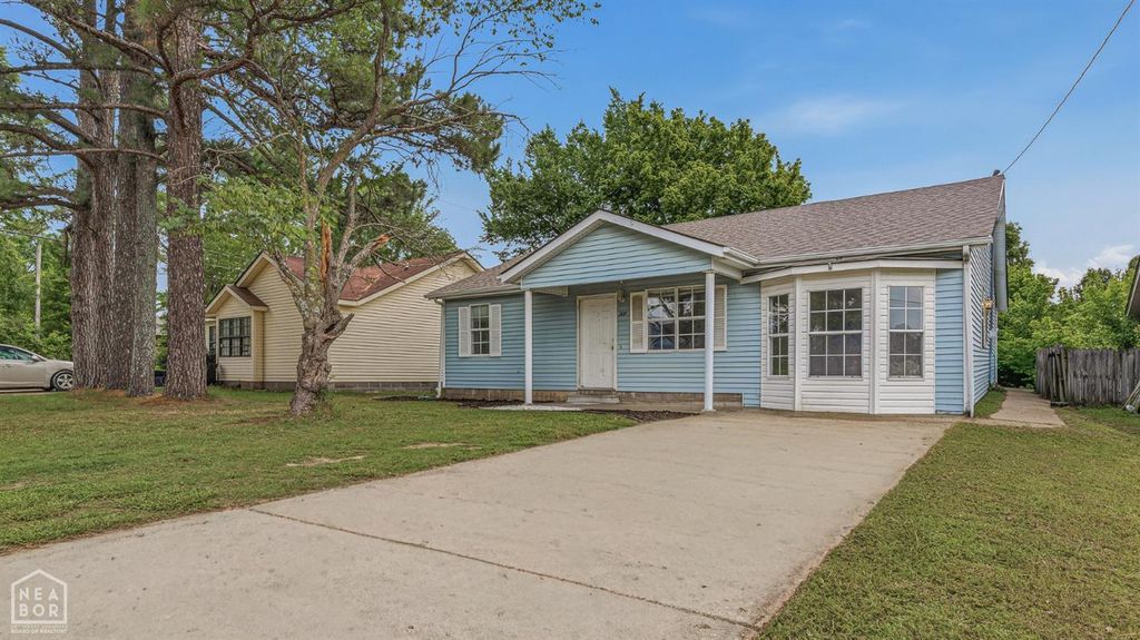 1109 N 29th Street, Paragould, AR 72450