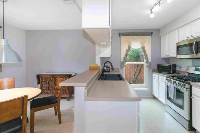 1609 Woodhill DR, Round Rock, TX 78681