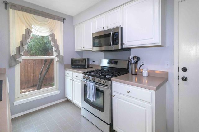 1609 Woodhill DR, Round Rock, TX 78681