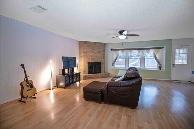 1609 Woodhill DR, Round Rock, TX 78681