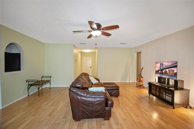 1609 Woodhill DR, Round Rock, TX 78681