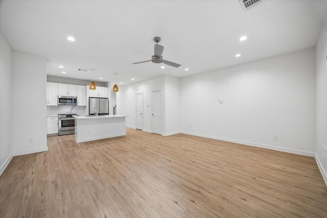 5710 Elysian Street, Houston, TX 77009
