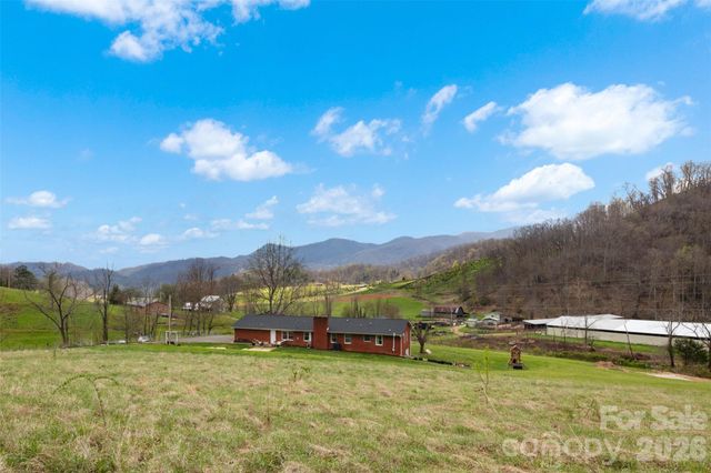 17 Boyd Cove Road, Leicester, NC 28748