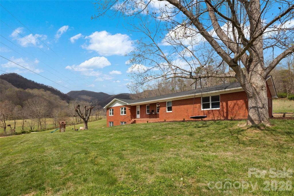17 Boyd Cove Road, Leicester, NC 28748