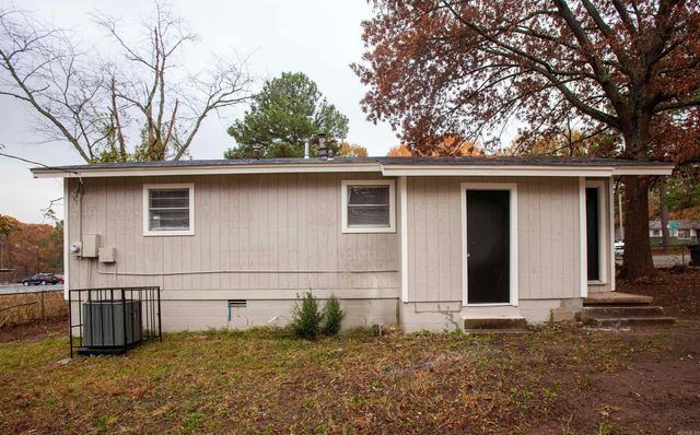 7124 Twin Oaks Rd, Little Rock, AR 72209