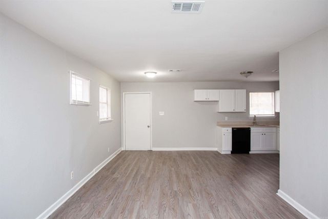 7124 Twin Oaks Rd, Little Rock, AR 72209