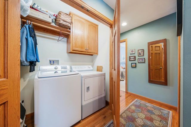 1579 POND VIEW DRIVE, Neenah, WI 54956