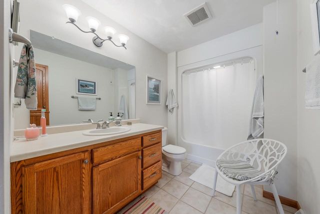 1579 POND VIEW DRIVE, Neenah, WI 54956