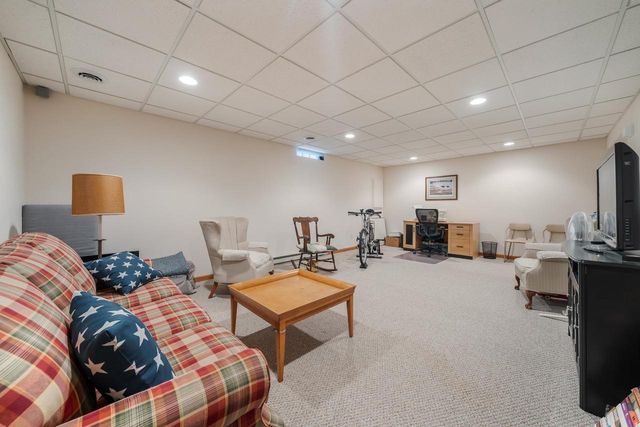 1579 POND VIEW DRIVE, Neenah, WI 54956