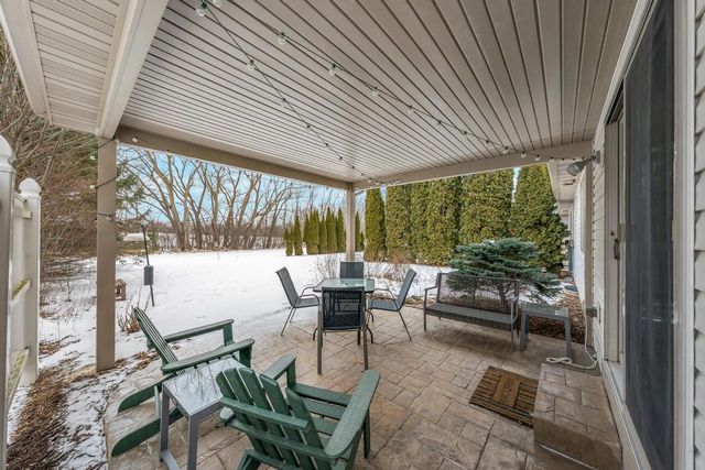 1579 POND VIEW DRIVE, Neenah, WI 54956