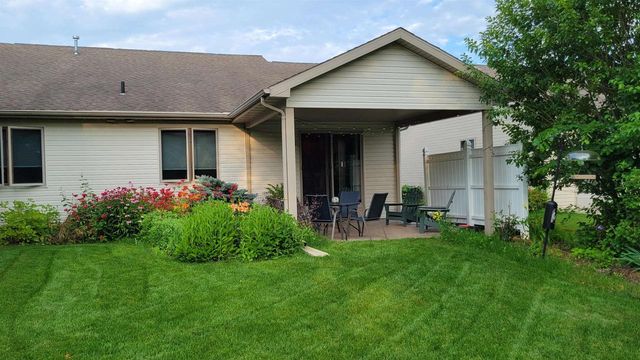 1579 POND VIEW DRIVE, Neenah, WI 54956
