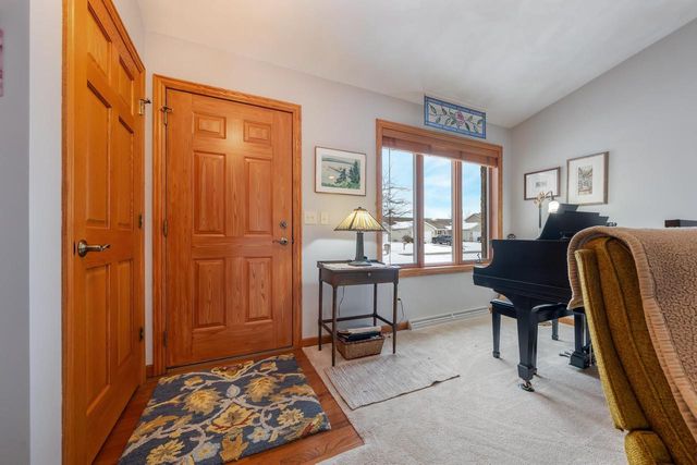 1579 POND VIEW DRIVE, Neenah, WI 54956