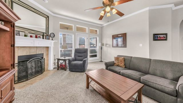 8228 Fall Crest Drive, Fort Worth, TX 76053