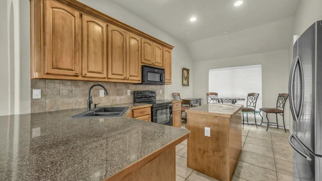 8228 Fall Crest Drive, Fort Worth, TX 76053