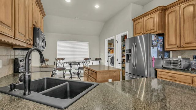 8228 Fall Crest Drive, Fort Worth, TX 76053