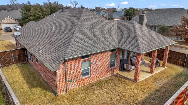 8228 Fall Crest Drive, Fort Worth, TX 76053