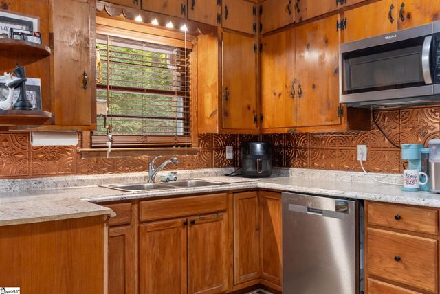 1020 Woodburn Road, Spartanburg, SC 29302