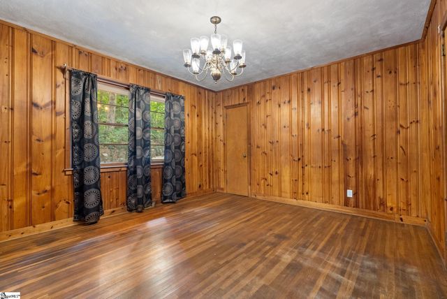 1020 Woodburn Road, Spartanburg, SC 29302