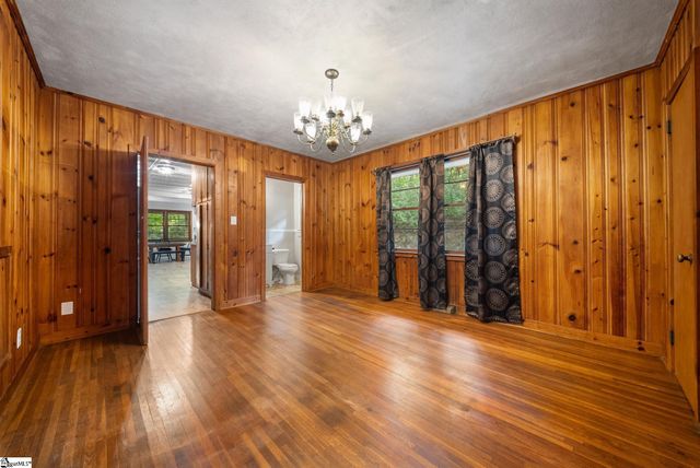 1020 Woodburn Road, Spartanburg, SC 29302