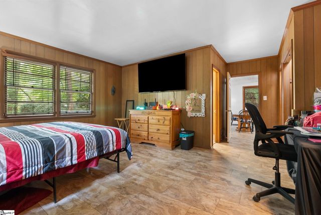 1020 Woodburn Road, Spartanburg, SC 29302