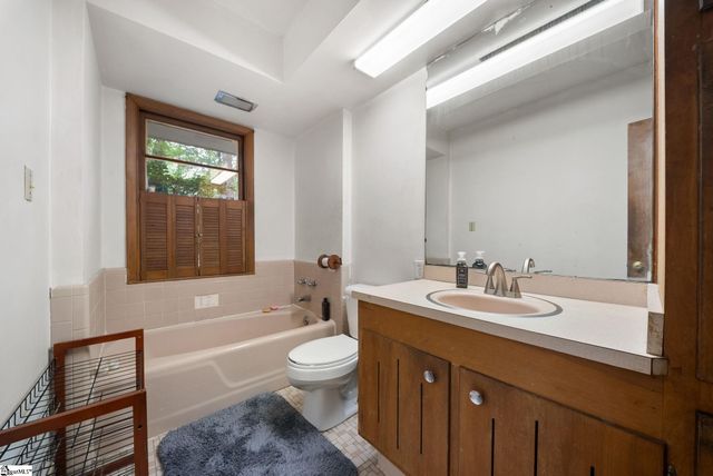 1020 Woodburn Road, Spartanburg, SC 29302