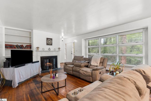 1020 Woodburn Road, Spartanburg, SC 29302