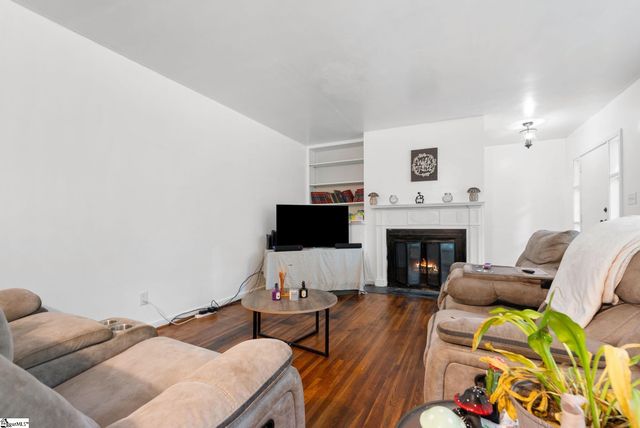 1020 Woodburn Road, Spartanburg, SC 29302