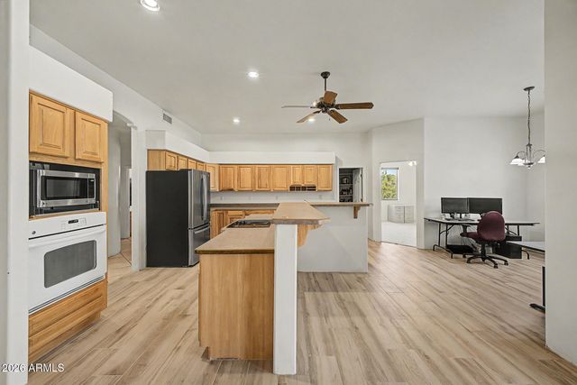 23211 N 90TH Avenue, Peoria, AZ 85383