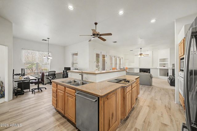 23211 N 90TH Avenue, Peoria, AZ 85383