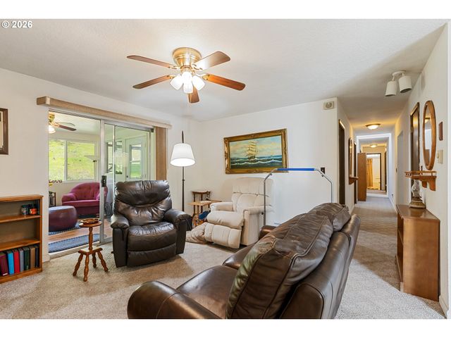 1386 RICHARDSON Rd, Myrtle Creek, OR 97457