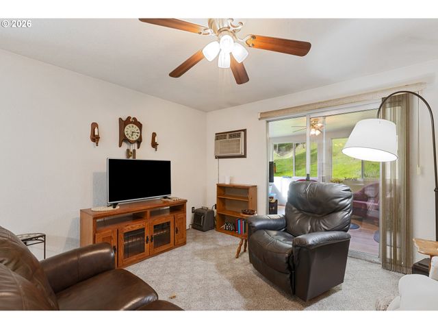 1386 RICHARDSON Rd, Myrtle Creek, OR 97457