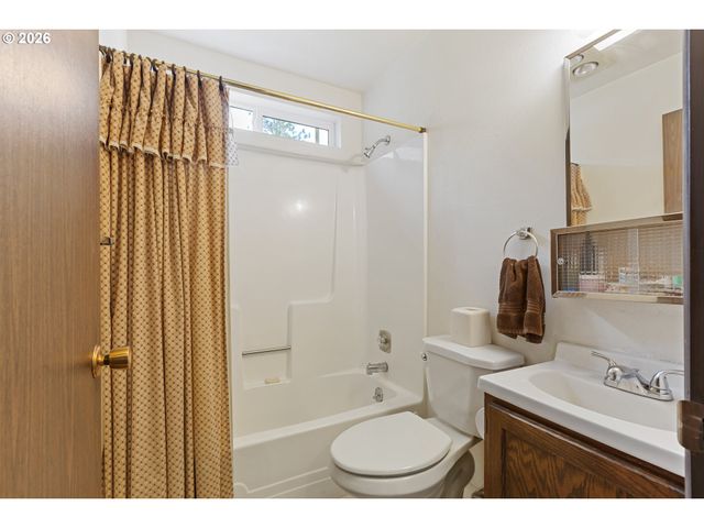 1386 RICHARDSON Rd, Myrtle Creek, OR 97457