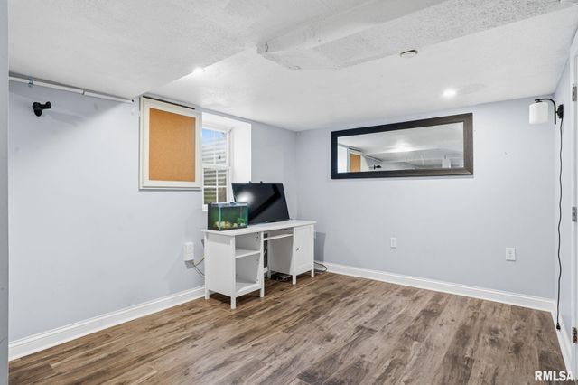 1011 36TH Avenue, East Moline, IL 61244