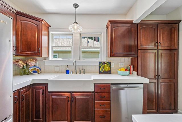 834 S Silver Lake STREET, Oconomowoc, WI 53066