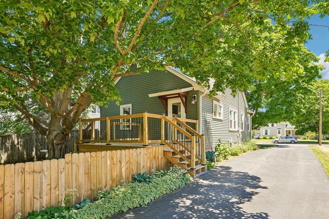 834 S Silver Lake STREET, Oconomowoc, WI 53066