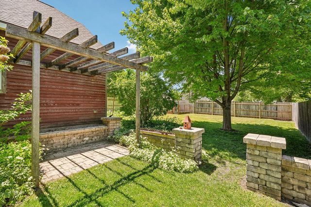 834 S Silver Lake STREET, Oconomowoc, WI 53066