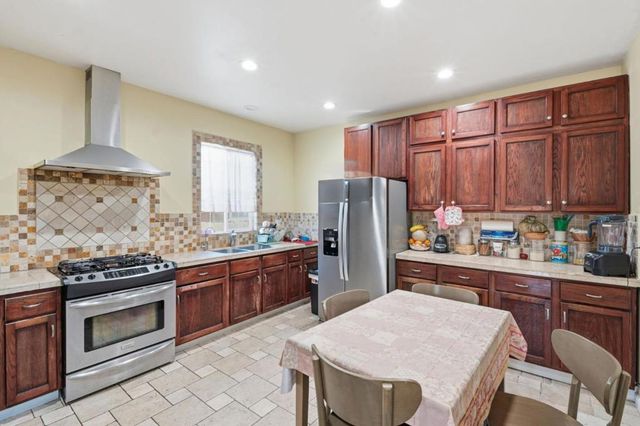 36 Pine Street, Salinas, CA 93901