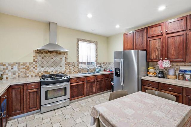 36 Pine Street, Salinas, CA 93901