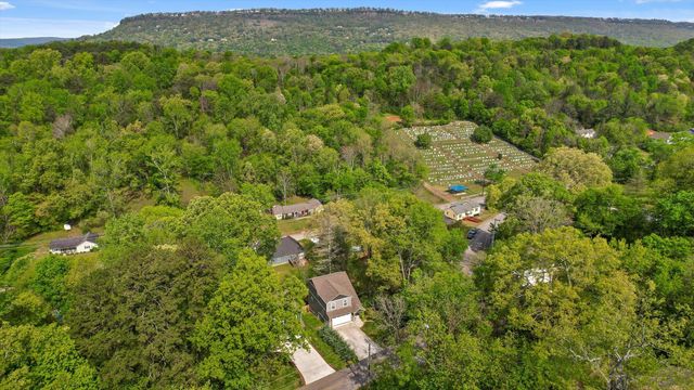 512 Hedgewood Drive, Chattanooga, TN 37405